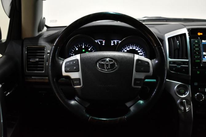 Toyota Land Cruiser 200 Series Рестайлинг 1 с пробегом 2014 года, цена 4 788 000 рублей, 125332 км, внедорожник, Автокод Объявления