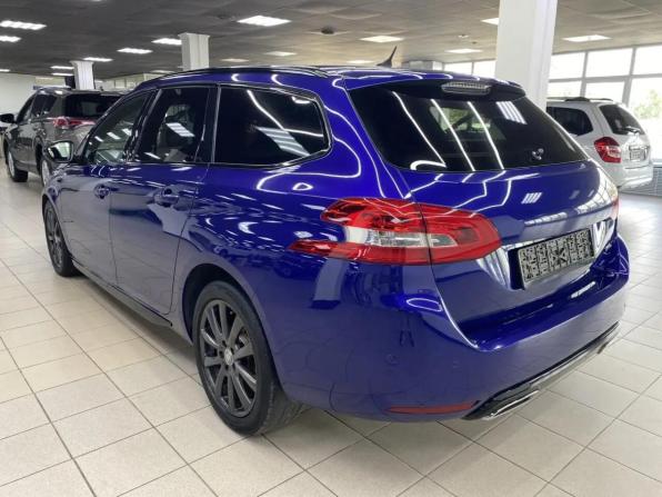 Peugeot 308 II с пробегом 2015 года, цена 1 569 000 рублей, 111900 км, универсал, Автокод Объявления