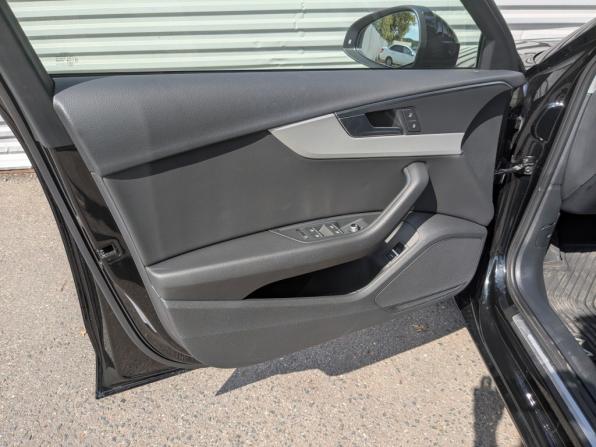 Audi A4 V (B9) Рестайлинг с пробегом 2022 года, цена 3 750 000 рублей, 21987 км, седан, Автокод Объявления