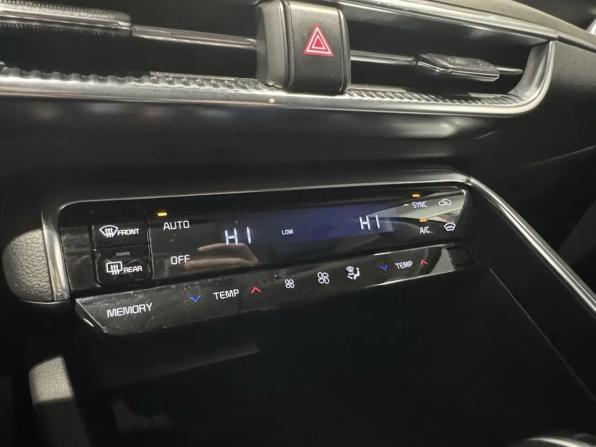 Kia K5 III с пробегом 2021 года, цена 2 199 000 рублей, 105043 км, седан, Автокод Объявления