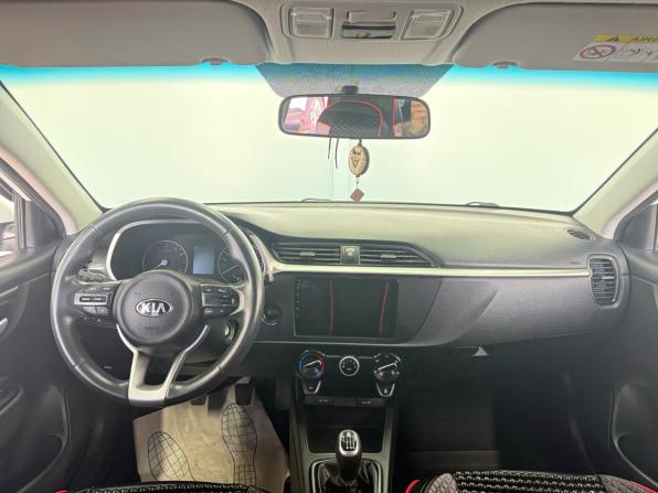 Kia Rio IV Рестайлинг с пробегом 2021 года, цена 1 249 000 рублей, 100007 км, седан, Автокод Объявления