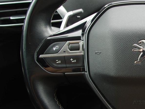 Peugeot 3008 II Рестайлинг с пробегом 2021 года, цена 1 980 000 рублей, 89500 км, внедорожник, Автокод Объявления