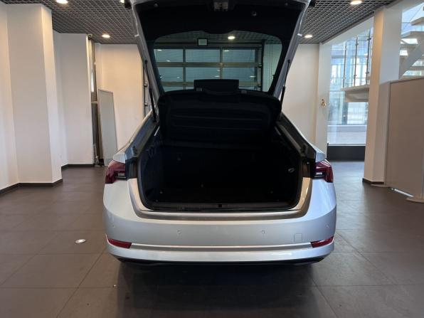 Skoda Octavia IV (A8) с пробегом 2021 года, цена 2 160 000 рублей, 162231 км, лифтбек, Автокод Объявления