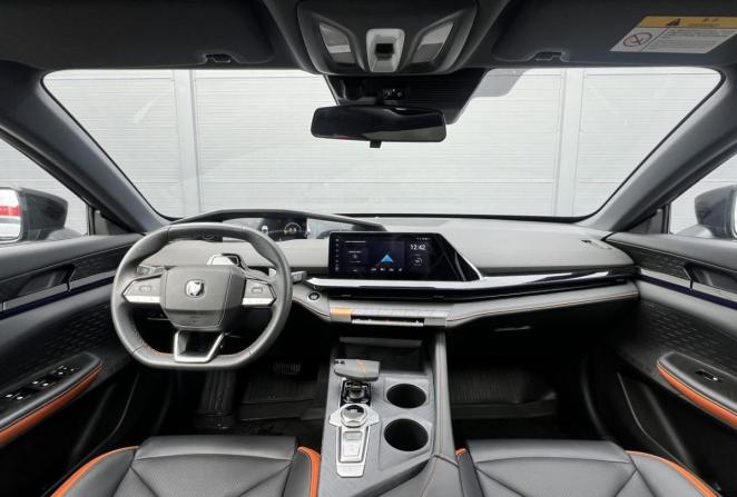 Changan UNI-V I с пробегом 2023 года, цена 2 390 000 рублей, 25134 км, лифтбек, Автокод Объявления