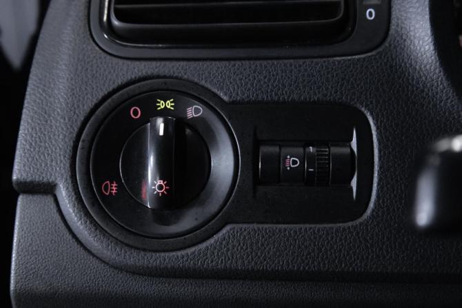 Volkswagen Polo V Рестайлинг с пробегом 2015 года, цена 879 000 рублей, 153300 км, седан, Автокод Объявления