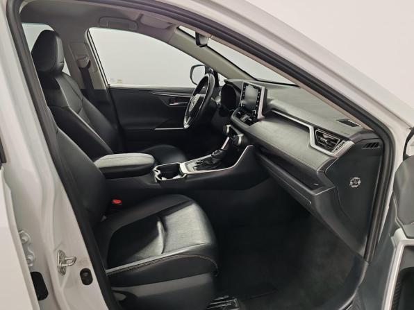 Toyota RAV4 V (XA50) с пробегом 2021 года, цена 3 149 000 рублей, 112958 км, внедорожник, Автокод Объявления