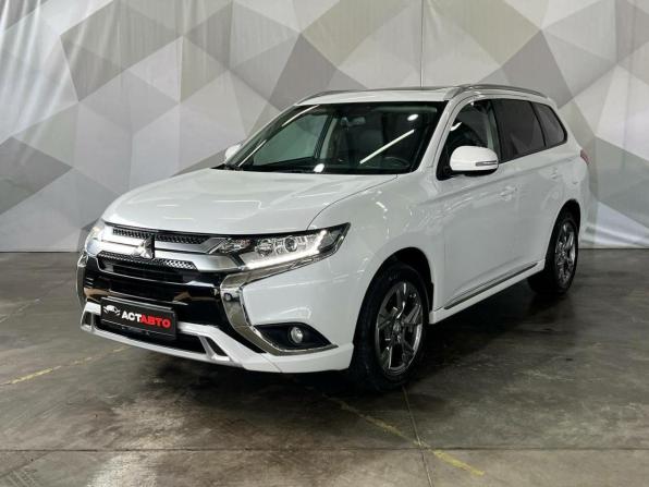 Mitsubishi Outlander III Рестайлинг 3 с пробегом 2022 года, цена 2 500 000 рублей, 59257 км, внедорожник, Автокод Объявления
