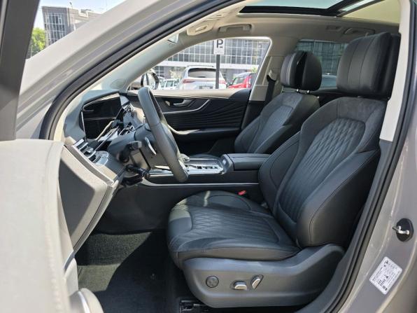 Hongqi HS5 I Рестайлинг с пробегом 2024 года, цена 3 650 000 рублей, 9072 км, внедорожник, Автокод Объявления
