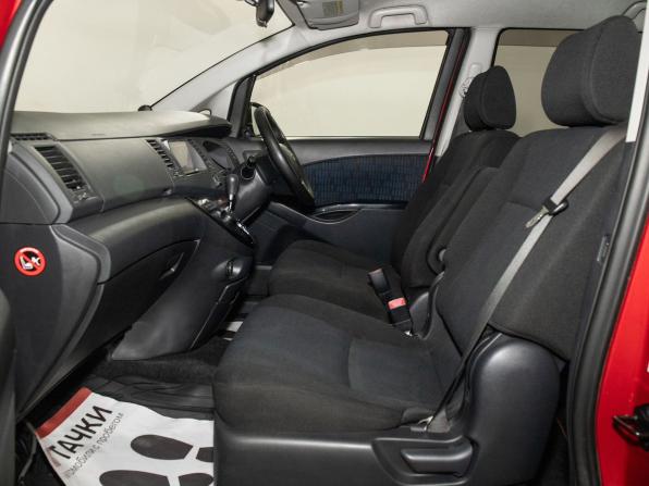 Toyota ISis I Рестайлинг с пробегом 2013 года, цена 1 149 500 рублей, 179138 км, компактвэн, Автокод Объявления