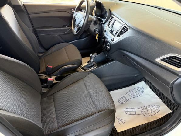 Hyundai Solaris II с пробегом 2019 года, цена 1 299 000 рублей, 98356 км, седан, Автокод Объявления