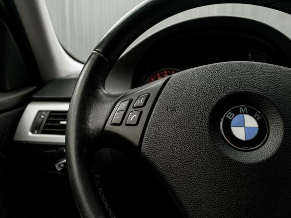 BMW 3 серии V (E90/E91/E92/E93) Рестайлинг с пробегом 2011 года, цена 1 200 000 рублей, 171324 км, седан, Автокод Объявления