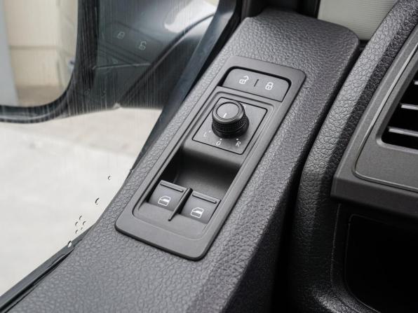 Volkswagen Transporter T6 Рестайлинг с пробегом 2019 года, цена 4 399 000 рублей, 169874 км, минивэн, Автокод Объявления
