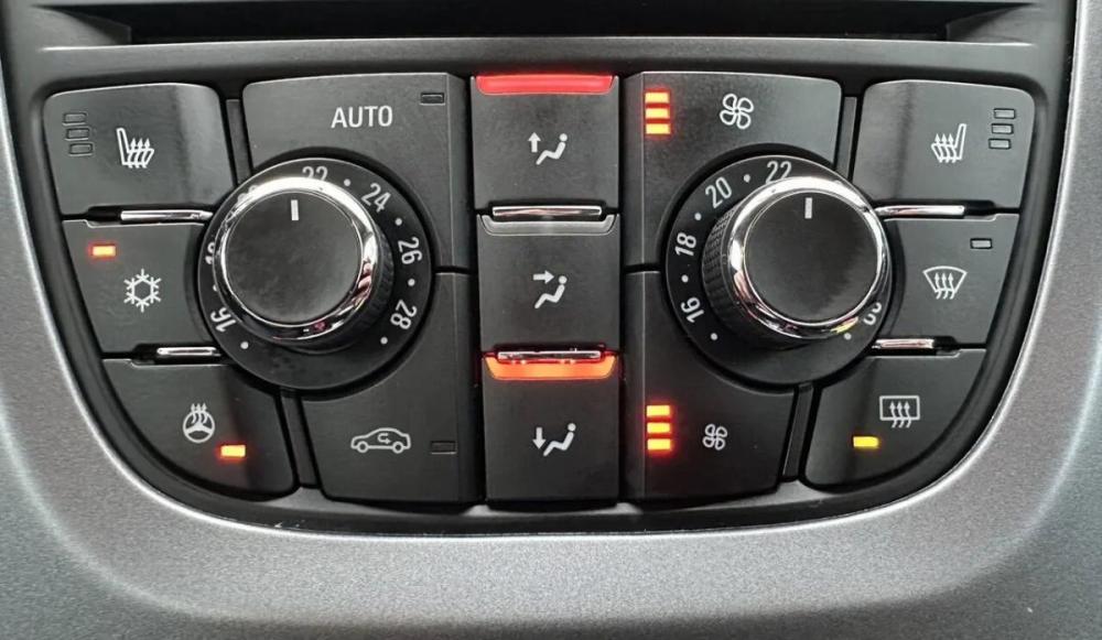 Opel Astra J Рестайлинг Челябинск  - изображение 18