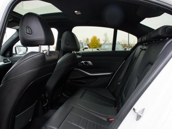 BMW 3 серии VII (G2x) Рестайлинг с пробегом 2022 года, цена 4 993 000 рублей, 43200 км, седан, Автокод Объявления