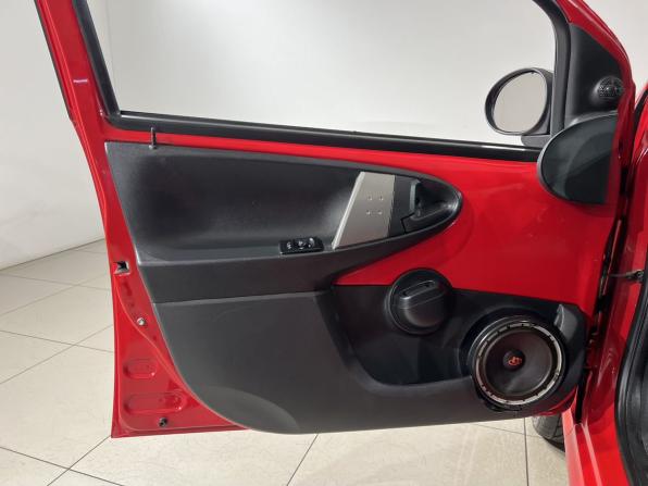 Peugeot 107 I Рестайлинг 2 с пробегом 2012 года, цена 590 000 рублей, 141000 км, хэтчбек, Автокод Объявления