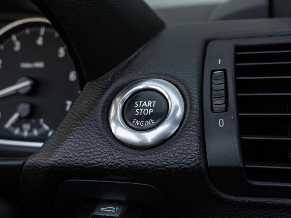 BMW 1 серии I (E81/E82/E87/E88) Рестайлинг с пробегом 2008 года, цена 1 380 000 рублей, 339611 км, кабриолет, Автокод Объявления