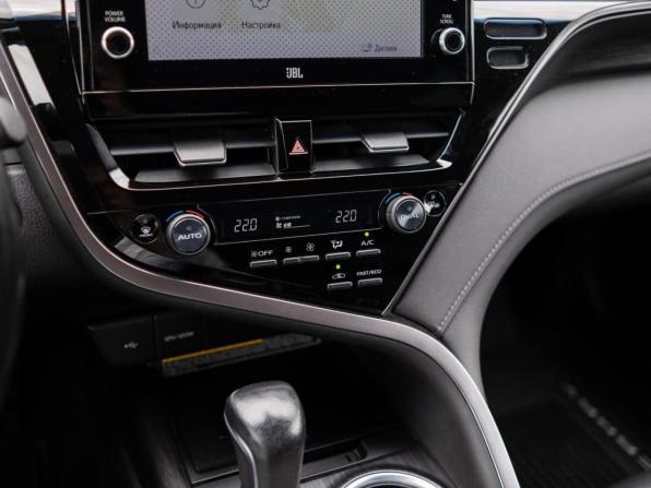 Toyota Camry VIII (XV70) Рестайлинг с пробегом 2021 года, цена 3 750 000 рублей, 55980 км, седан, Автокод Объявления