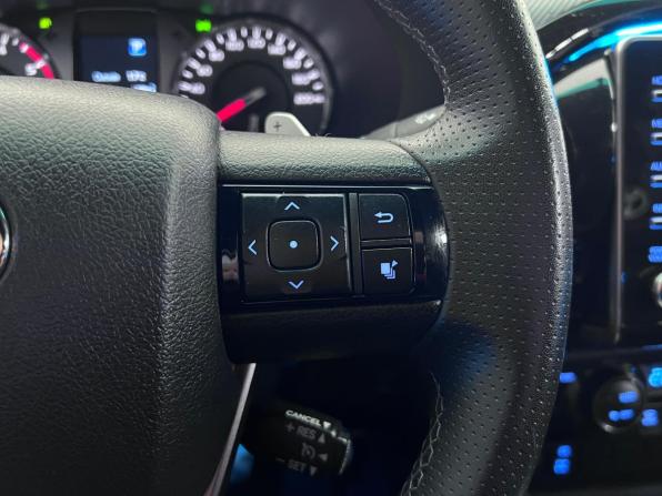 Toyota Hilux VIII Рестайлинг 2 с пробегом 2024 года, цена 6 560 000 рублей, 58800 км, пикап, Автокод Объявления