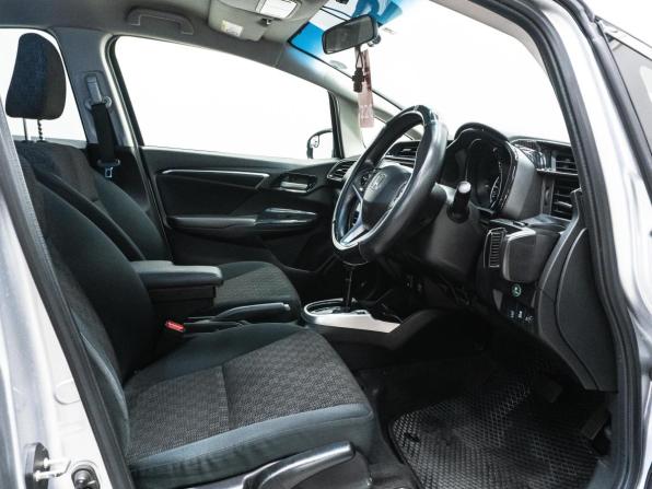 Honda Fit III с пробегом 2016 года, цена 950 000 рублей, 170022 км, хэтчбек, Автокод Объявления
