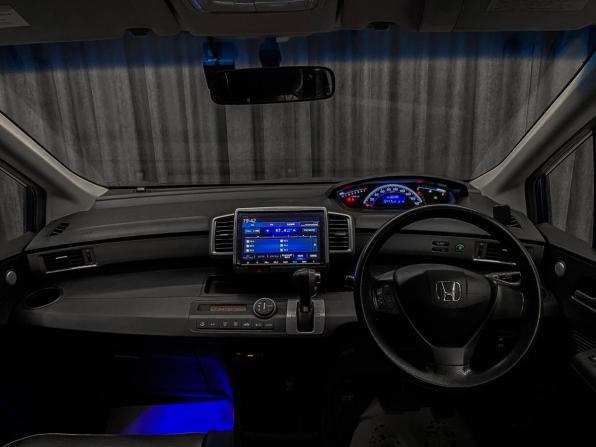 Honda Freed I Рестайлинг с пробегом 2013 года, цена 1 090 000 рублей, 82000 км, компактвэн, Автокод Объявления