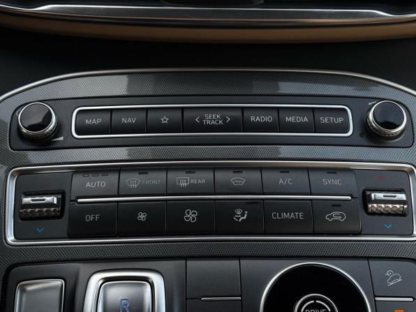 Hyundai Santa Fe IV Рестайлинг с пробегом 2021 года, цена 3 280 000 рублей, 123000 км, внедорожник, Автокод Объявления