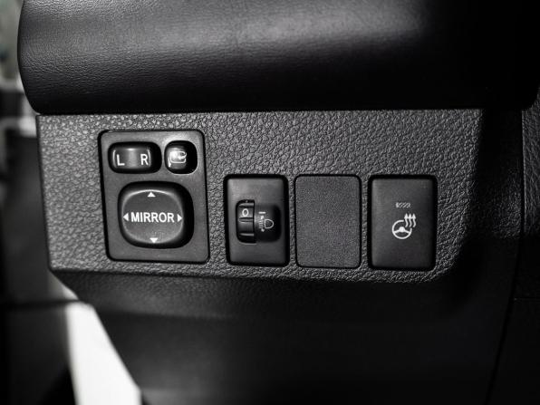 Toyota RAV4 IV (XA40) Рестайлинг с пробегом 2017 года, цена 2 670 000 рублей, 87500 км, внедорожник, Автокод Объявления