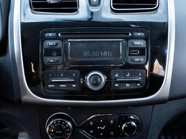Renault Sandero II с пробегом 2014 года, цена 690 000 рублей, 124752 км, хэтчбек, Автокод Объявления