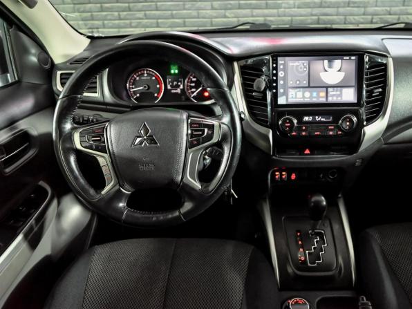 Mitsubishi L200 V с пробегом 2018 года, цена 2 760 000 рублей, 106007 км, пикап, Автокод Объявления