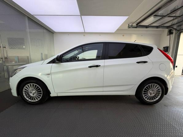 Hyundai Solaris I Рестайлинг с пробегом 2015 года, цена 1 030 000 рублей, 103580 км, хэтчбек, Автокод Объявления