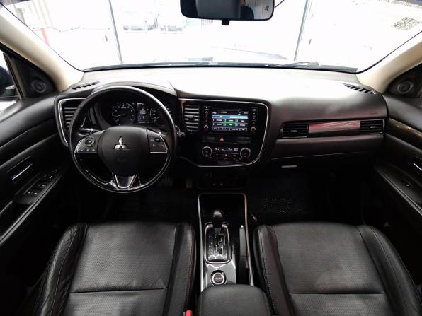 Mitsubishi Outlander III Рестайлинг 2 с пробегом 2017 года, цена 1 800 000 рублей, 168708 км, внедорожник, Автокод Объявления
