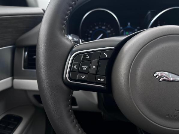 Jaguar XF II с пробегом 2017 года, цена 2 230 000 рублей, 95194 км, седан, Автокод Объявления