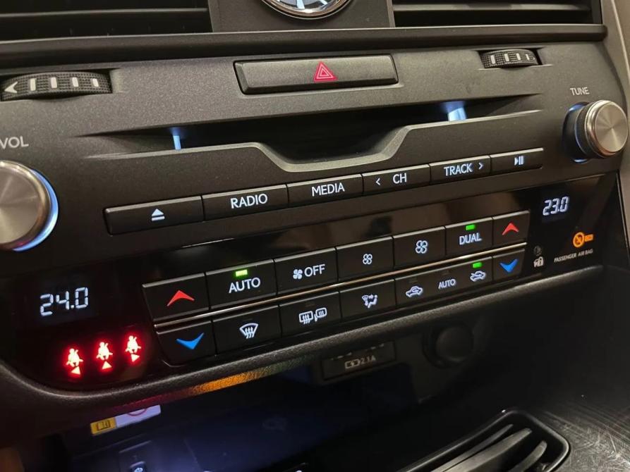 Lexus RX IV Рестайлинг Челябинск  - изображение 22