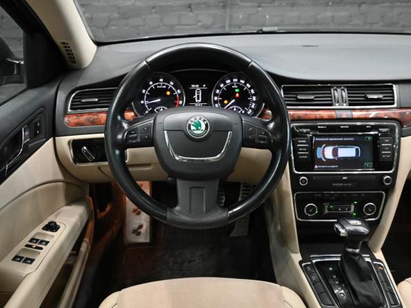 Skoda Superb II с пробегом 2012 года, цена 1 000 000 рублей, 267673 км, универсал, Автокод Объявления