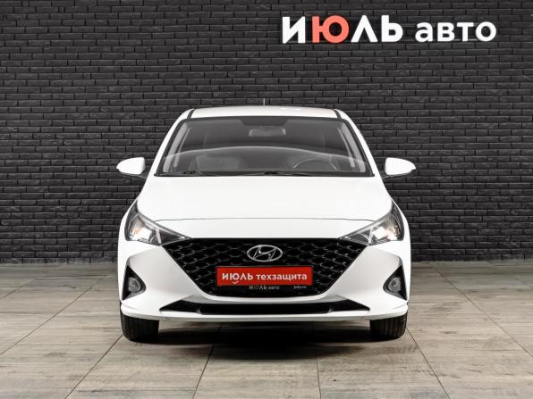 Hyundai Solaris II Рестайлинг с пробегом 2021 года, цена 1 670 000 рублей, 39698 км, седан, Автокод Объявления