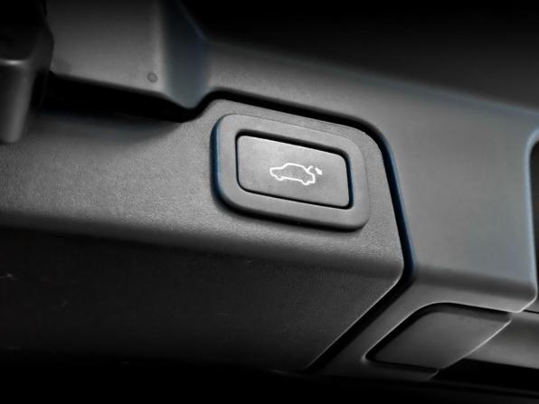Land Rover Range Rover Evoque I Рестайлинг с пробегом 2018 года, цена 2 415 000 рублей, 146051 км, внедорожник, Автокод Объявления