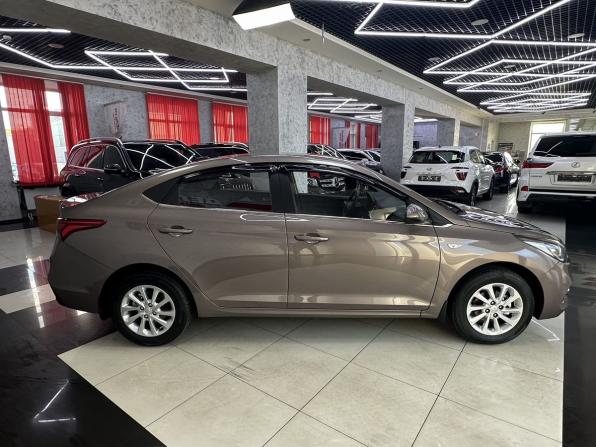 Hyundai Solaris II с пробегом 2019 года, цена 1 665 000 рублей, 57823 км, седан, Автокод Объявления