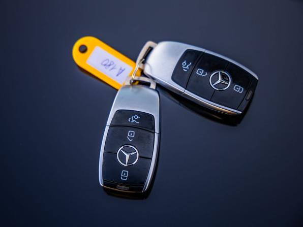Mercedes-Benz E-Класс V (W213 S213 C238) Рестайлинг с пробегом 2021 года, цена 4 648 000 рублей, 123480 км, универсал, Автокод Объявления