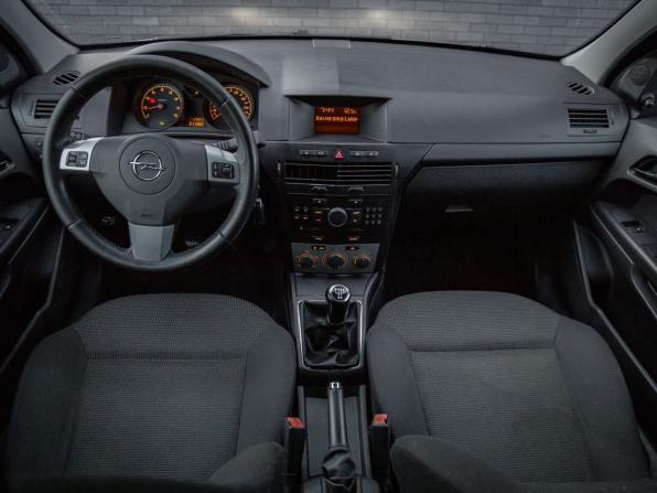 Opel Astra H Рестайлинг с пробегом 2011 года, цена 470 000 рублей, 250000 км, седан, Автокод Объявления