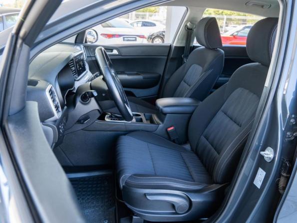 Kia Sportage IV Рестайлинг с пробегом 2021 года, цена 2 930 000 рублей, 32710 км, внедорожник, Автокод Объявления