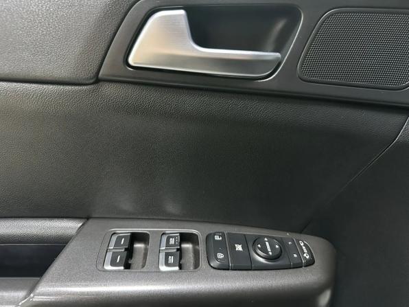 Kia Sportage IV Рестайлинг с пробегом 2019 года, цена 2 100 000 рублей, 171000 км, внедорожник, Автокод Объявления