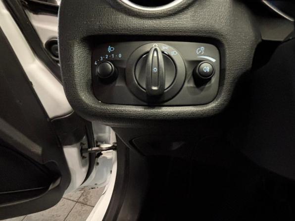 Ford Fiesta Mk6 Рестайлинг с пробегом 2015 года, цена 629 000 рублей, 223000 км, седан, Автокод Объявления