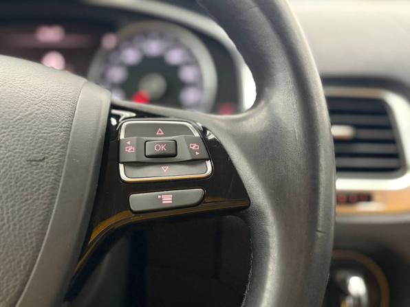 Volkswagen Touareg II с пробегом 2011 года, цена 1 695 000 рублей, 270000 км, внедорожник, Автокод Объявления