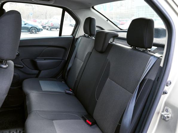 Renault Logan II Рестайлинг с пробегом 2019 года, цена 1 020 000 рублей, 93208 км, седан, Автокод Объявления