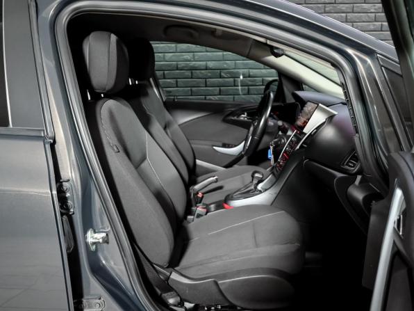 Opel Astra J Рестайлинг с пробегом 2014 года, цена 875 000 рублей, 201341 км, седан, Автокод Объявления