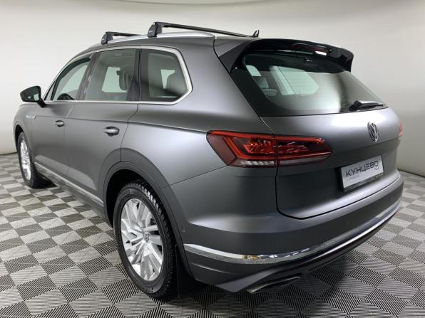 Volkswagen Touareg III с пробегом 2019 года, цена 4 195 000 рублей, 128687 км, внедорожник, Автокод Объявления