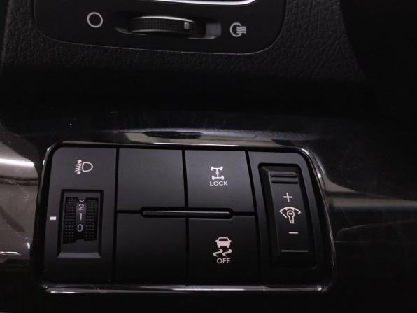 Kia Sorento II Рестайлинг с пробегом 2017 года, цена 1 900 000 рублей, 235894 км, внедорожник, Автокод Объявления