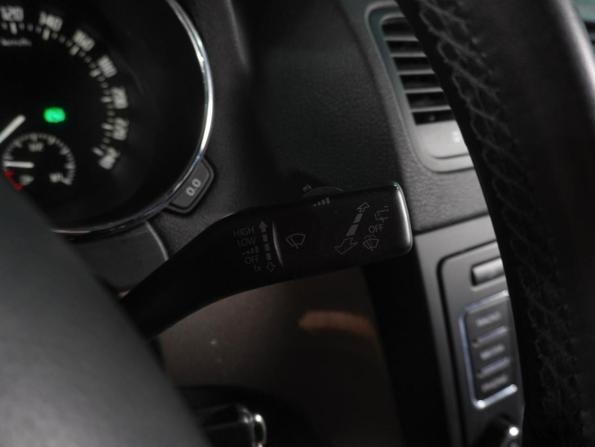 Skoda Yeti I Рестайлинг с пробегом 2014 года, цена 899 000 рублей, 145272 км, внедорожник, Автокод Объявления