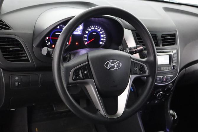 Hyundai Solaris I Рестайлинг с пробегом 2015 года, цена 949 000 рублей, 136000 км, хэтчбек, Автокод Объявления