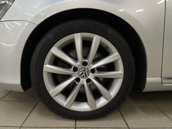 Volkswagen Passat B7 с пробегом 2013 года, цена 1 039 000 рублей, 248901 км, седан, Автокод Объявления