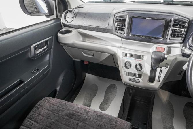 Daihatsu Mira e:S I Рестайлинг с пробегом 2017 года, цена 749 000 рублей, 142300 км, хэтчбек, Автокод Объявления